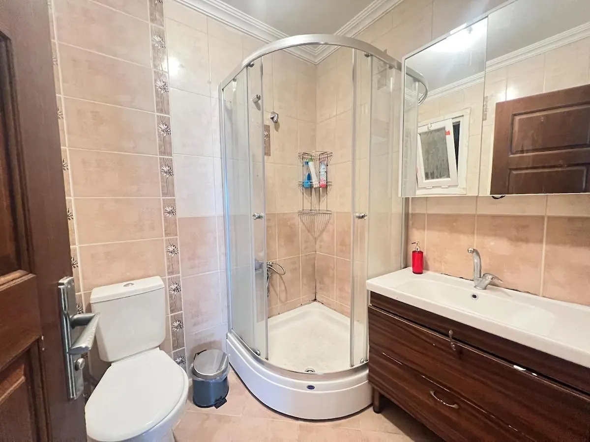 Spacious Flat, 4Br, 4Acs, Taksim, Uelk 1 Istanbul 0*,  Turkey