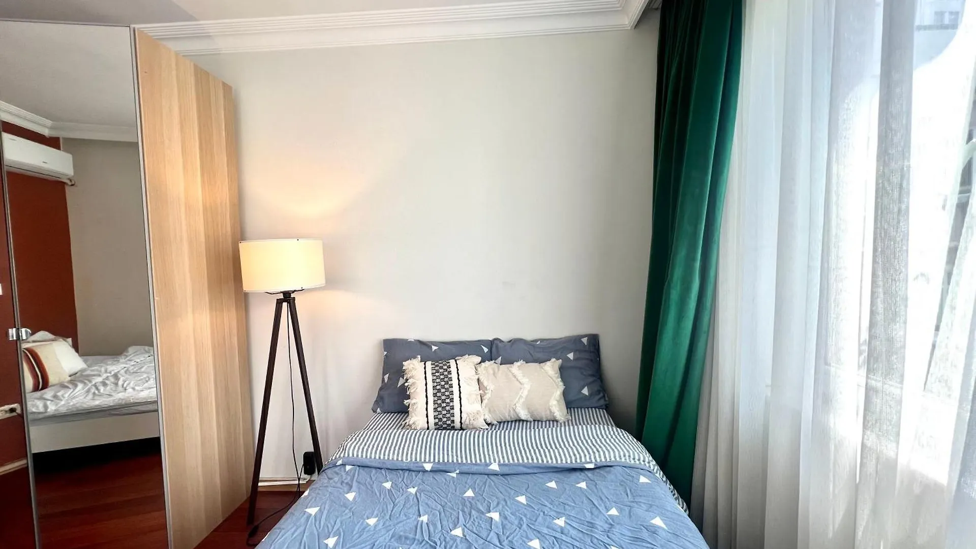 Spacious Flat, 4Br, 4Acs, Taksim, Uelk 1 Istanbul Apartment